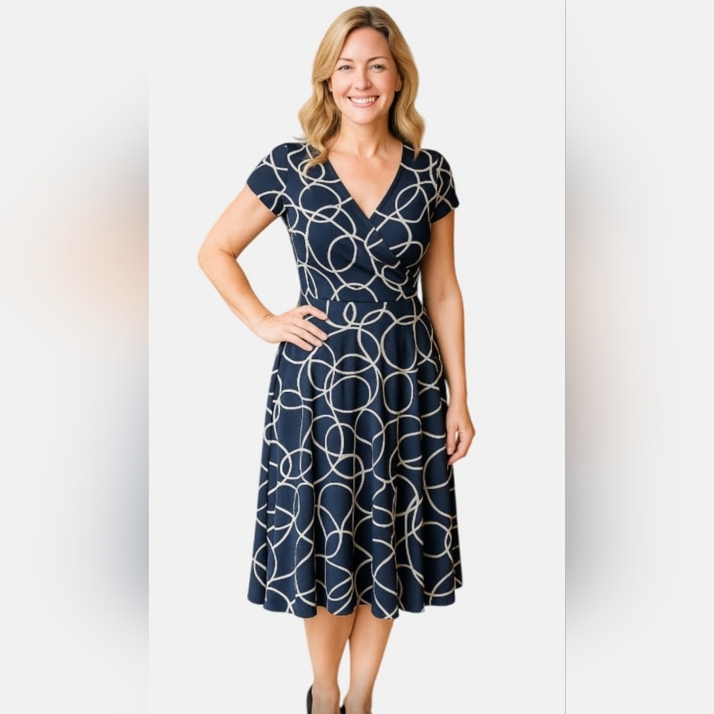 Van Heusen Fit n Flare Midi Dress Ruching Geo Circle Print Black White Size 6